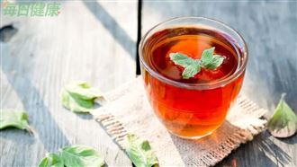 紅茶、綠茶哪個更健康？醫教你喝對茶