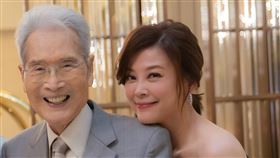 石英曬出跟方馨合照。（圖／翻攝臉書）