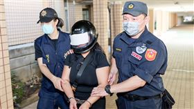 辣妹牙助缺錢，竟挺而走險販毒遭逮，後果得不償失。（圖／翻攝畫面）