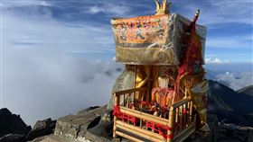 潛水媽登頂玉山（圖／翻攝自寶島神很大）