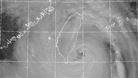 （圖／翻攝自用事實說颱風臉書）