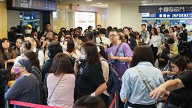 劉德華粉絲早已經在小巨蛋守候。（圖／記者鄭孟晃攝影）