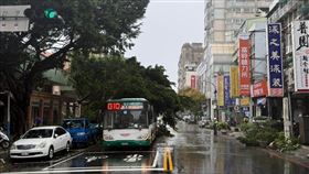 康芮颱風,強陣風,板橋,路樹,公車,