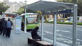 台北公車站牌(記者陳弋攝影)