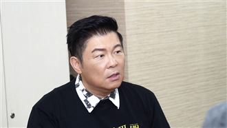 曾國城颱風夜冒險開工！被路上景象嚇傻