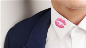 一名已婚傳產沈姓董座偷吃公司女會計，兩人在大陸偷偷生下一名孩子，還把母子接回家住，正宮忍近30年提告，女會計還狡辯他們只是工作夥伴。（示意圖／Pixabay）