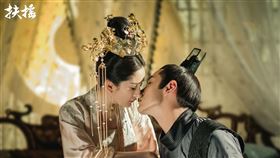 八大電視陸劇《扶搖》阮經天（圖左）首演古裝劇與楊冪（圖右）合作。（圖／八大提供）