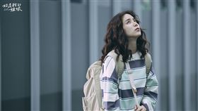 林思宇(中)在八大《妳是我的姐妹》裡，影響異性友人的感情。（圖／八大提供）