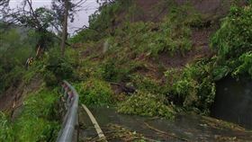 台23線東富公路多處坍方封閉  預計6日搶通受颱風海葵影響，省道台23線東富公路8公里至16公里沿線多處坍方、掩埋台電纜線，交通部公路總局第四區養護工程處玉里工務段表示，預計6日下午5時搶通。（公路總局第四區養護工程處提供）中央社記者張祈傳真  112年9月5日