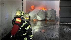 遠東紡織,火警,新埔,竹北,濃煙（圖／翻攝自新埔大小事、翻攝畫面）