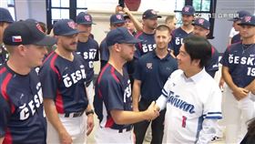 三振大谷一戰成名! 賴總統開心與捷克投手自拍