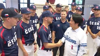 三振大谷成名！賴清德開心與捷克投手自拍