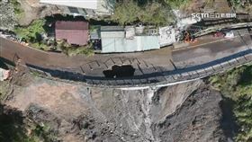 中橫便道見天坑! 83K遭合歡溪沖刷掏空路基