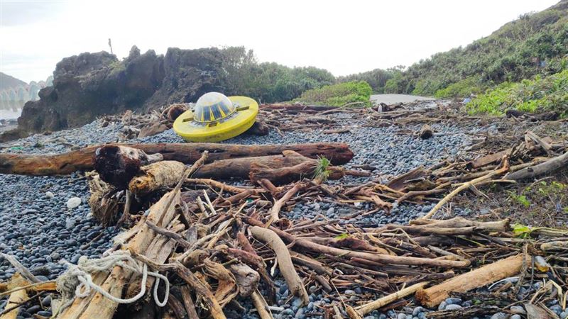 「巨型黃色飛碟」現蹤三仙台海岸　真相曝