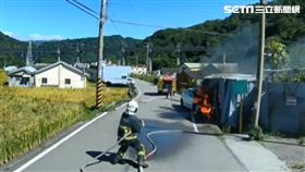 苗栗,自撞,車禍,恍神,民宅,起火,火燒車（圖／翻攝畫面）