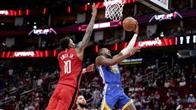 庫明加（Jonathan Kuminga）挺身而出，在延長賽一人獨攬6分，這才幫助勇士以6分之差收下勝利。（圖／美聯社／達志影像）