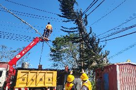 桃園復興區千餘戶仍停電  台電加派人