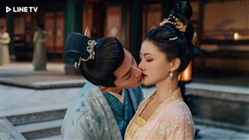 《錦繡安寧》張晚意（左）與任敏上演偽骨科兄妹戀（圖／LINE TV提供）