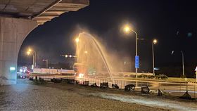 氧氣槽車,火燒車,新豐休息站,調查,新竹（圖／翻攝畫面）