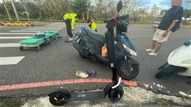 新北,三芝,電動滑板車,追撞,機車,違規上路