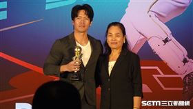 ▲2024中職頒獎典禮，樂天桃猿林智平拿下東山再起獎。（圖／記者張沛嘉攝影）