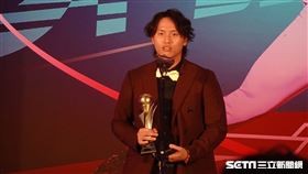 ▲2024中職頒獎典禮，樂天桃猿陳柏豪拿下最佳進步獎。（圖／記者張沛嘉攝影）