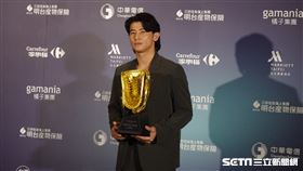 ▲2024中職頒獎典禮，統一獅陳傑憲拿下金手套、最佳9人。（圖／記者張沛嘉攝影）