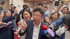 立法院爆朝野衝突，議事停擺。