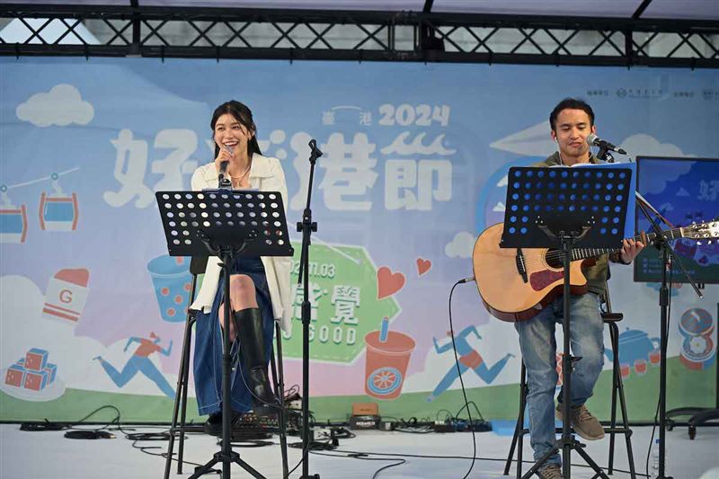 「2024好友港節市集」邀請許多歌手接力演出,圖左為孫睿。(圖/財團法人臺港經濟文化合作策進會提供)