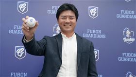 ▲富邦悍將副領隊兼任農場主管林威助。（圖／富邦悍將提供）