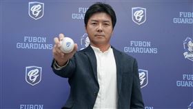 ▲富邦悍將副領隊兼任農場主管林威助。（圖／富邦悍將提供）