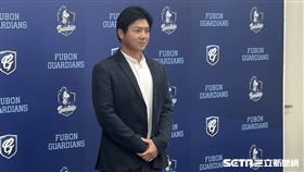 ▲富邦悍將副領隊兼任農場主管林威助。（圖／記者黃耿誼攝影）