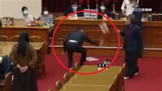 麥克風成朝野攻防箭靶　立院年花逾萬元修