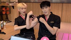 《原子2》成員HAKU、俊希今天出席焦糖楓一日店長活動。（圖／記者趙于瑩攝影）