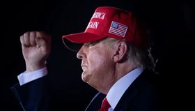 川普,帽子,MAGA（圖／翻攝自川普臉書）