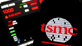 台積電攻上1000點（1）台積電4日開盤成功挑戰1000元關卡，上漲21元，市值逼近新台幣26兆元，貢獻大盤約170點。中央社記者吳家昇攝  113年7月4日