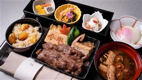 星宇航空與人形町今半合作之秋季頭等艙甜點-南瓜布丁。（圖／星宇航空提供）