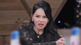 伊能靜坦言看見母親辛苦生活，讓她下定決心賺錢養家。（圖／翻攝自微博）