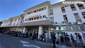 員警在簽退時間失聯，找到時人已陳屍在浴室。（圖／記者簡榮良攝影）
