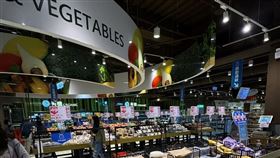 大潤發蔬菜被搶空（圖／記者陳建廷攝影）