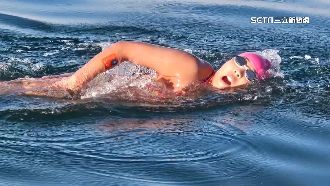 獨／泳渡英吉利海峽　許汶而湊滿三冠王