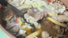 立冬進補  三高及攝護腺肥大患者應注意立冬將至，許多民眾常食用麻油雞、羊肉爐、薑母鴨等鍋物進補，醫師提醒，三高或有攝護腺肥大的患者不適合，建議「淺嚐即可」。中央社記者趙麗妍攝  113年11月5日