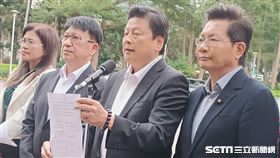 國民黨立法院黨團總召傅崐萁轉述。（圖／記者盧素梅攝影)
