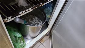 ▲北市衛生局稽查信義區養生膳食店，發現食材未覆蓋。（圖／北市衛生局提供）