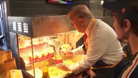 川普在造勢期間，曾到麥當勞門市「打工」。（圖／翻攝自川普Ｘ）