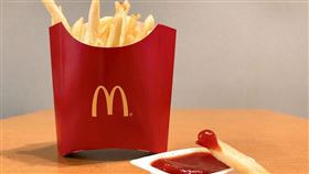 日本網紅「日本人的歐吉桑 」貼出台灣人薯條吃法 
（圖／翻攝自日本人的歐吉桑臉書）