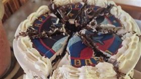 一位烏克蘭男子在蛋糕中下毒。（圖／翻攝自X）