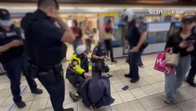 北捷女車廂「持刀砍人」遭英勇伯制伏！男學生血流滿面　驚險畫面曝光