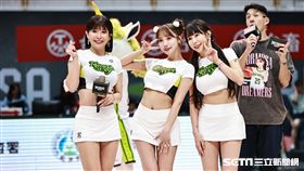 ▲三上悠亞參與中場遊戲。（圖／記者劉彥池攝影）