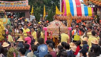 粉紅超跑遶境Day2　紅毛港遷村廟宇迎媽祖
